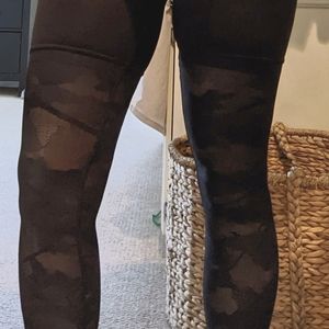 Black Lululemon sz 4